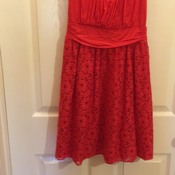 ADORABLE RED DRESS - Picture 3 of 8